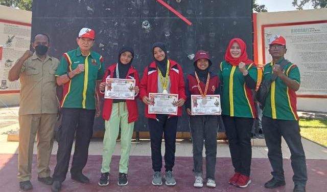 Petisah Terbaik Di Cabor Panjat Tebing