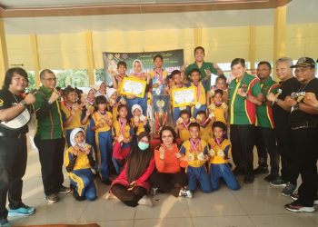 SDN 060916 Juara Umum Cabor Drum Band Piala Wali Kota